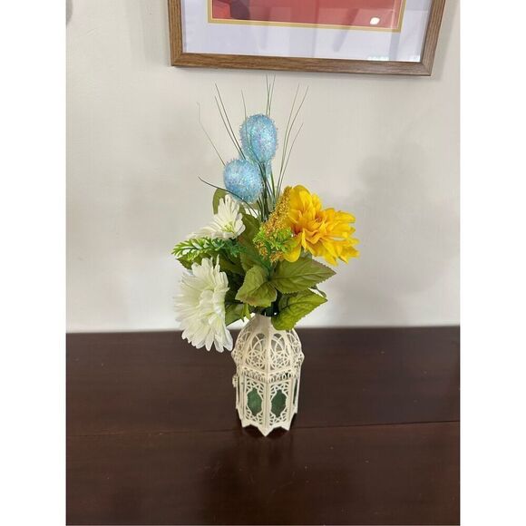 Spring & Easter Floral in lantern, Blue Flowers. - Picture 6 of 6